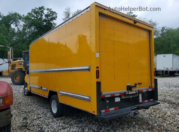 7GZ37TC74PN002028 2023 GMC SAVANA Yellow Tył lewy