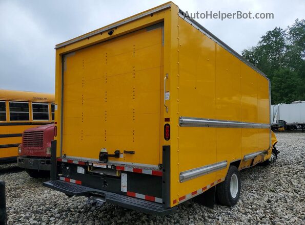 7GZ37TC74PN002028 2023 GMC SAVANA Yellow Tył prawy