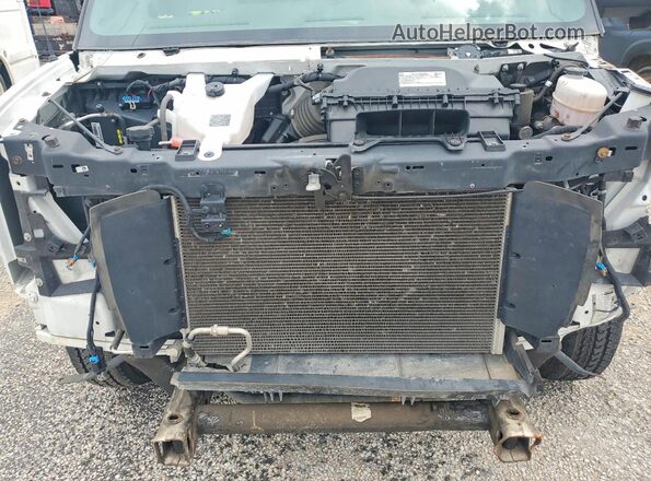 7GZ37TC76PN005304 2023 GMC SAVANA White Vista del compartimento del motor