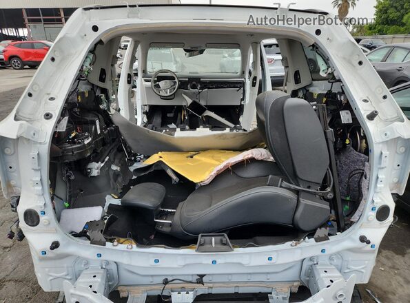 7JDEV3VL1SG020206 2025 VOLVO EX90 White 