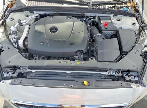 7JR102FK2LG057239 2020 VOLVO S60 Cream Սալոնի հետևի տեսք