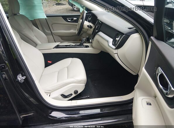 7JR102FK3LG065656 2020 VOLVO S60 Black Front interior view
