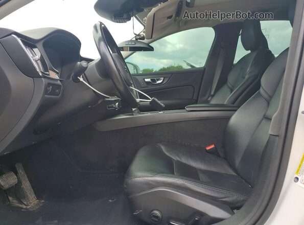 7JR102FK4MG102697 2021 VOLVO S60 White Вид салону спереду
