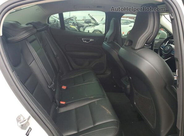 7JR102FK4MG102697 2021 VOLVO S60 White Вид задніх сидінь