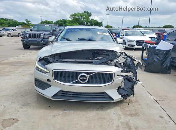 7JRA22TK7KG003545 2019 VOLVO S60 Серебряный Вид спереди