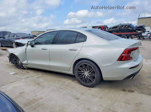 7JRA22TK7KG003545 2019 VOLVO S60 Серебряный Задняя левая четверть