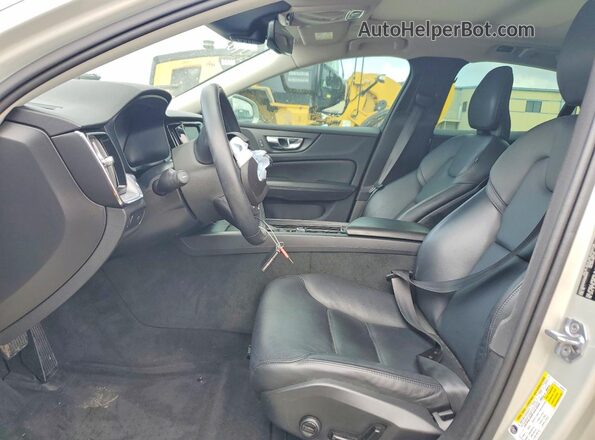 7JRA22TK7KG003545 2019 VOLVO S60 Серебряный Вид салона спереди