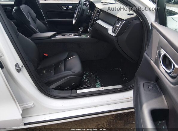 7JRA22TK8LG046910 2020 VOLVO S60 Белый Вид салона спереди