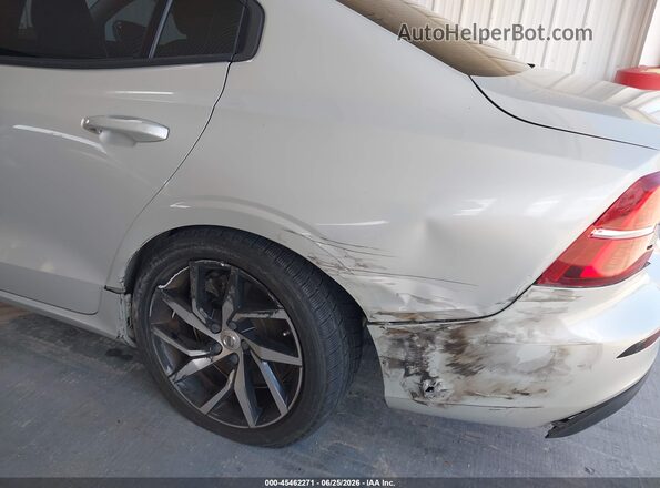 7JRA22TKXKG006701 2019 VOLVO S60 Silver Դիմացի տեսք