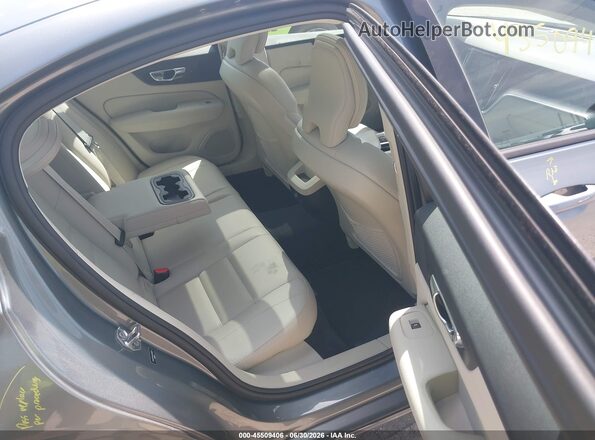 7JRA22TKXLG033673 2020 VOLVO S60 Gray VIN sticker view