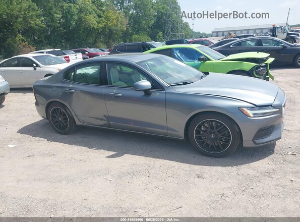 7JRA22TKXLG033673 2020 VOLVO S60 Gray Rear interior view