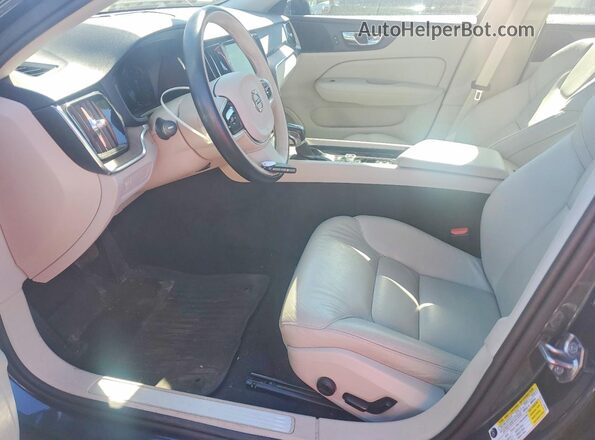 7JRA22TKXMG080302 2021 VOLVO S60 Синий Вид салона спереди