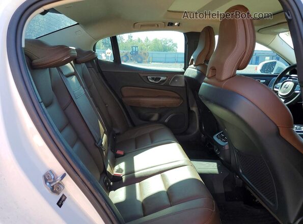 7JRA22TL1KG010838 2019 VOLVO S60 White Vista de los asientos traseros