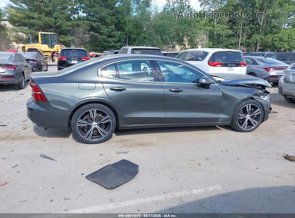 7JRA22TL2LG036818 2020 VOLVO S60 Green Widok wnętrza z tyłu