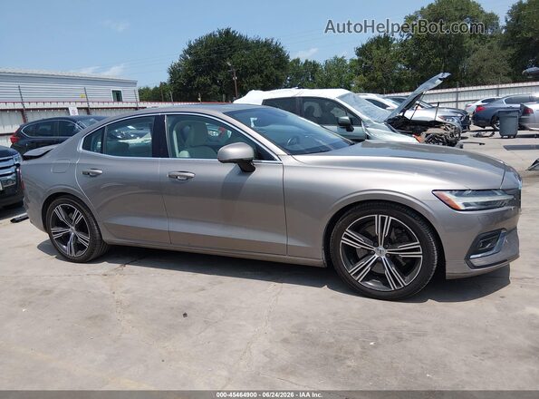 7JRA22TL7KG000878 2019 VOLVO S60 Gray Widok wnętrza z tyłu