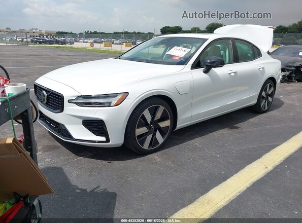 7JRH60FL4RG298206 2024 VOLVO S60 RECHARGE PLUG-IN HYBRID Белый Передняя левая четверть