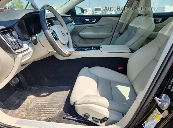 7JRH60FM6RG314785 2024 VOLVO S60 Black Front interior view