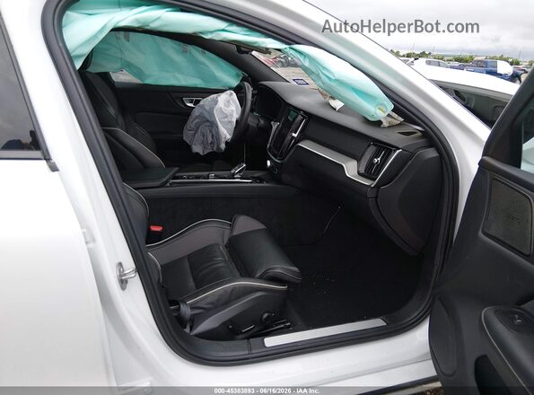 7JRL12FH1RG281783 2024 VOLVO S60 White Widok wnętrza z przodu
