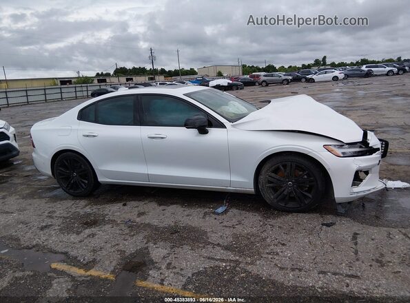 7JRL12FH1RG281783 2024 VOLVO S60 White Widok wnętrza z tyłu