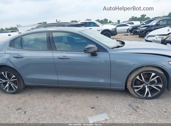 7JRL12FK9RG323001 2024 VOLVO S60 Gray Vista interior trasera