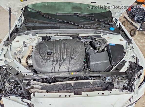 7JRL12FL3RG281322 2024 VOLVO S60 White Widok wnętrza z tyłu