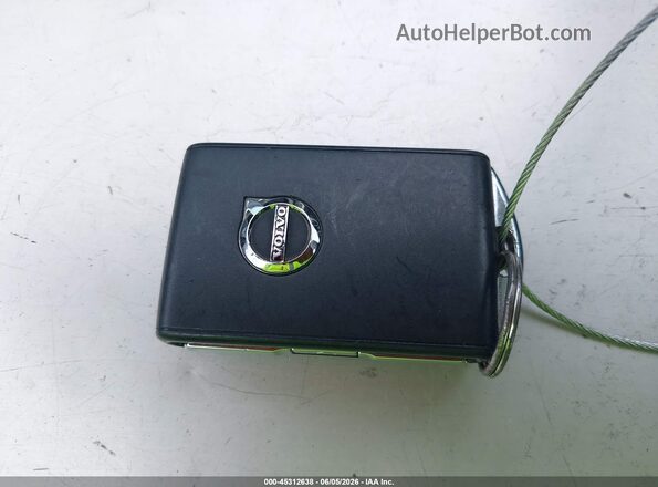 7JRL12FLXRG284511 2024 VOLVO S60 Белый Вид панели приборов