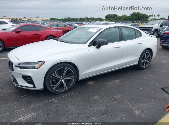 7JRL12FLXRG284511 2024 VOLVO S60 Белый Передняя левая четверть