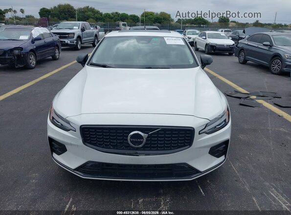 7JRL12FLXRG284511 2024 VOLVO S60 Белый Вид задней части салона
