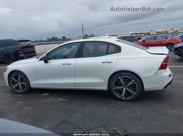 7JRL12FLXRG284511 2024 VOLVO S60 Белый 