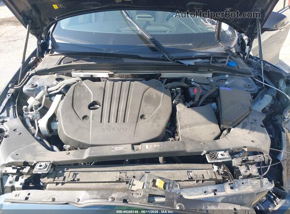7JRL12FZ3NG153824 2022 VOLVO S60 Gray Widok z tyłu
