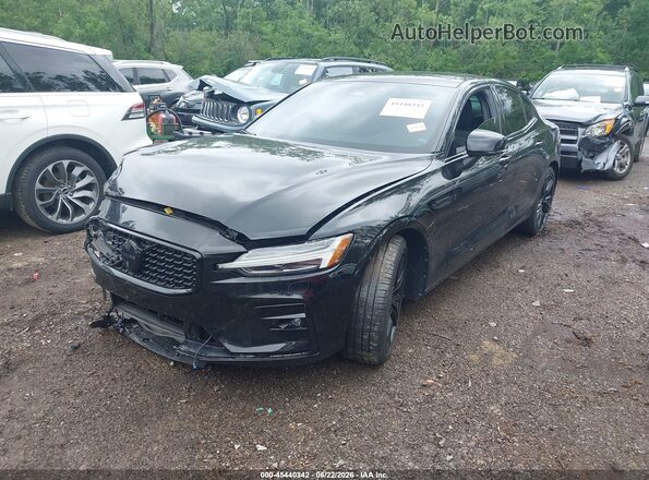 7JRL12TH3RG289243 2024 VOLVO S60 Black Передня ліва чверть