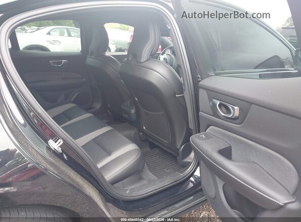 7JRL12TH3RG289243 2024 VOLVO S60 Black Вид наклейки з VIN-кодом