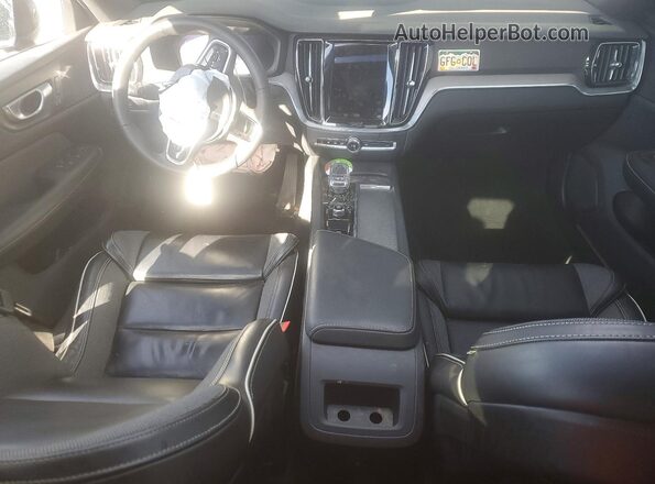 7JRL12TH8RG315643 2024 VOLVO S60 Black Առջևի վահանակի տեսք