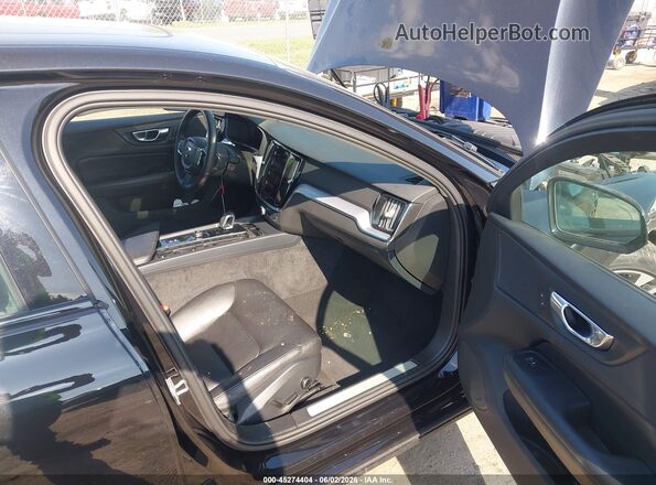 7JRL12TK5RG297324 2024 VOLVO S60 Черный Вид салона спереди