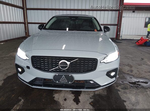 7JRL12TK8RG324001 2024 VOLVO S60 Gray Սարքավորումների վահանակի տեսք