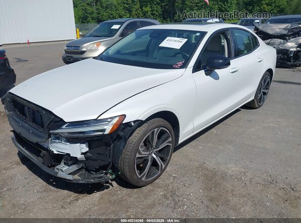 7JRL12TL0RG326575 2024 VOLVO S60 White Vista tres cuartos delantera izquierda