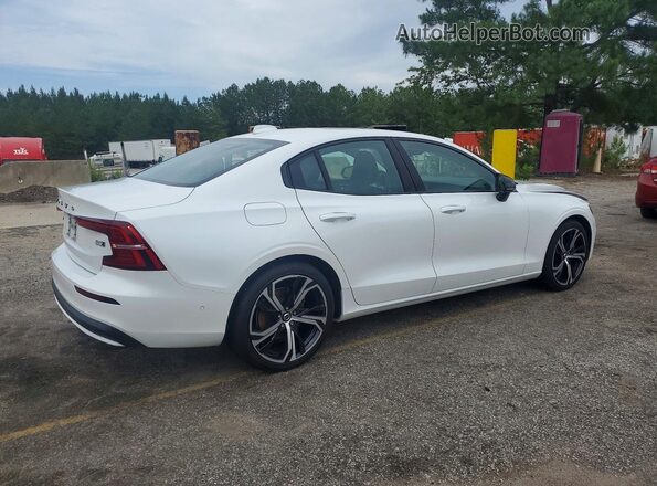 7JRL12TLXRG304986 2024 VOLVO S60 Белый Задняя правая четверть