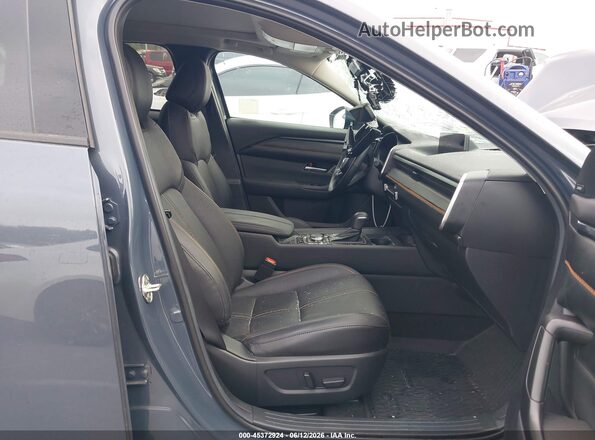 7MMVAADW2SN135591 2025 MAZDA CX-50 HYBRID Gray Front interior view