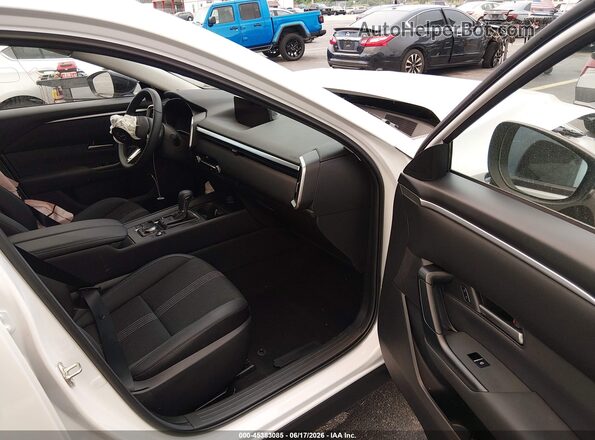 7MMVABBL3TN486056 2026 MAZDA CX-5 White Widok wnętrza z przodu