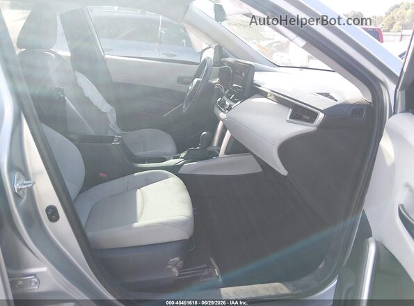 7MUAAAAG7PV050250 2023 TOYOTA COROLLA CROSS Silver Vista interior delantera