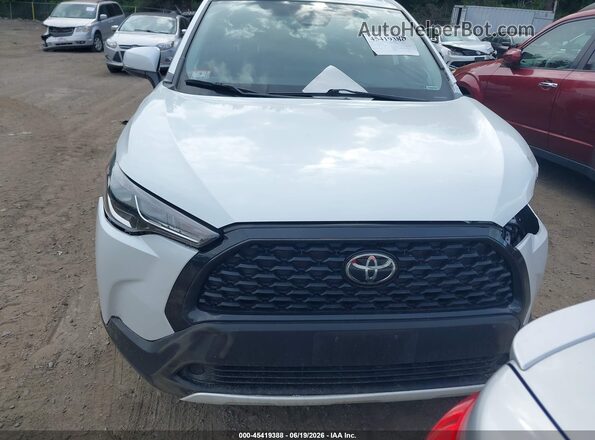 7MUBAABG9RV096359 2024 TOYOTA COROLLA CROSS White Вид задньої частини салону