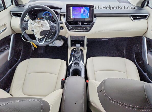 7MUDAABG8RV109045 2024 TOYOTA COROLLA White Vista del salpicadero