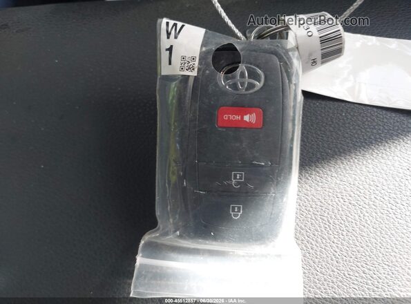 7MUEAAAGXSV143130 2025 TOYOTA COROLLA CROSS White წინა პანელის ხედი