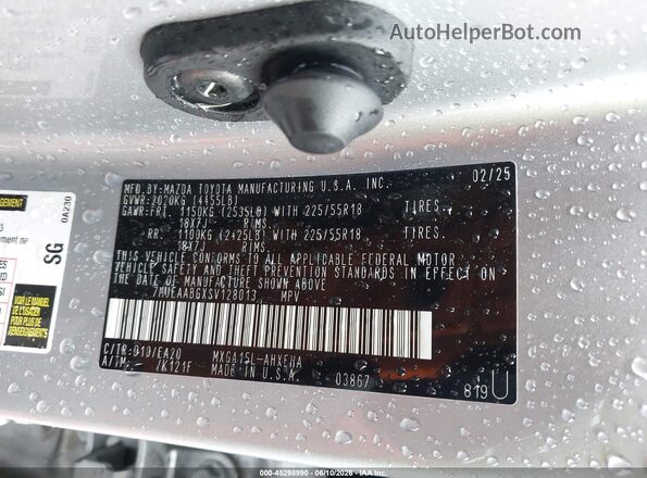 7MUEAABGXSV128013 2025 TOYOTA COROLLA CROSS Silver Vista del compartimento del motor