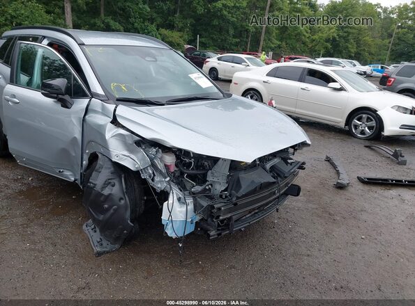 7MUEAABGXSV128013 2025 TOYOTA COROLLA CROSS Silver Vista frontal