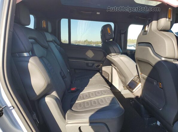 7PDSGABA1PN011126 2023 RIVIAN R1S Silver Rear interior view