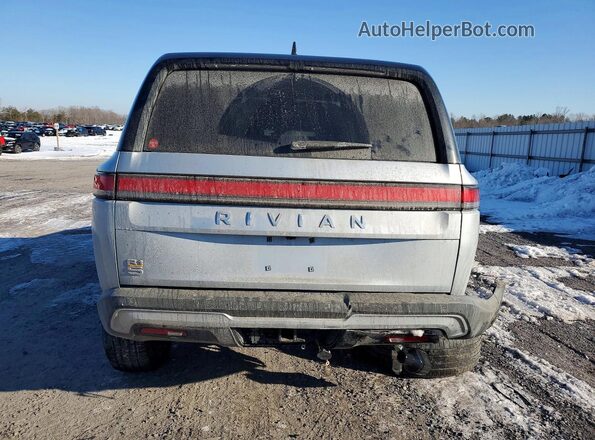 7PDSGABA1PN011126 2023 RIVIAN R1S Silver Rear view