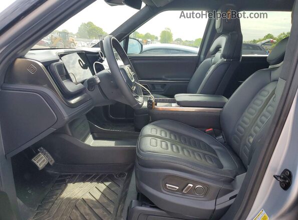 7PDSGABA3RN034071 2024 RIVIAN R1S Gray Вид салону спереду