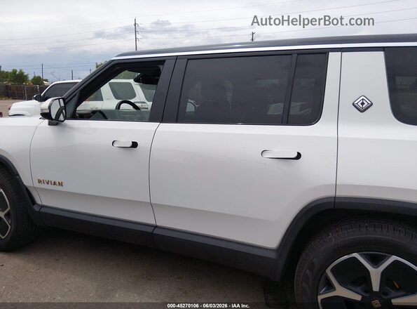 7PDSGABA6PN004916 2023 RIVIAN R1S White Панорамний вид салону 360°