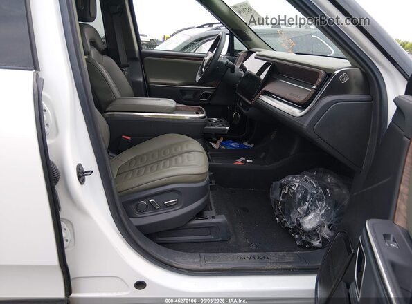 7PDSGABA6PN004916 2023 RIVIAN R1S White Вид салону спереду